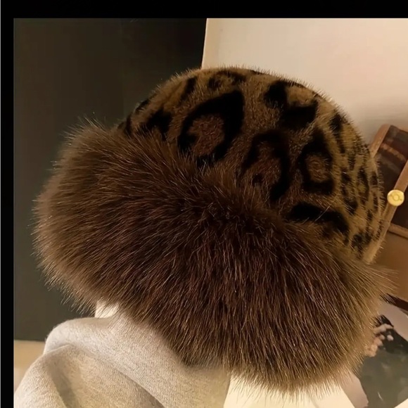 Faux Fur Hat Beanie Leopard Print - Picture 6 of 8